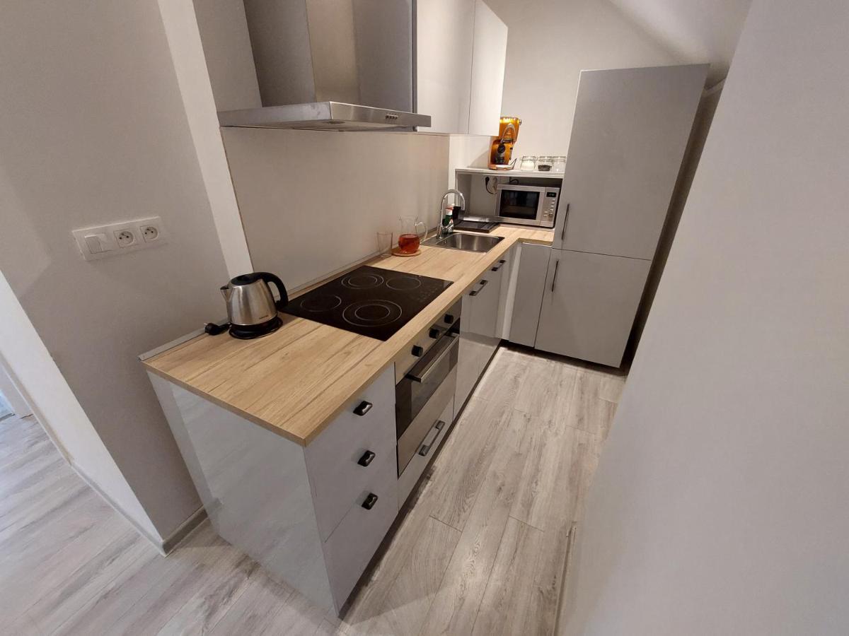 Utulny Apartman S Balkonom Apartment บราติสลาวา ภายนอก รูปภาพ