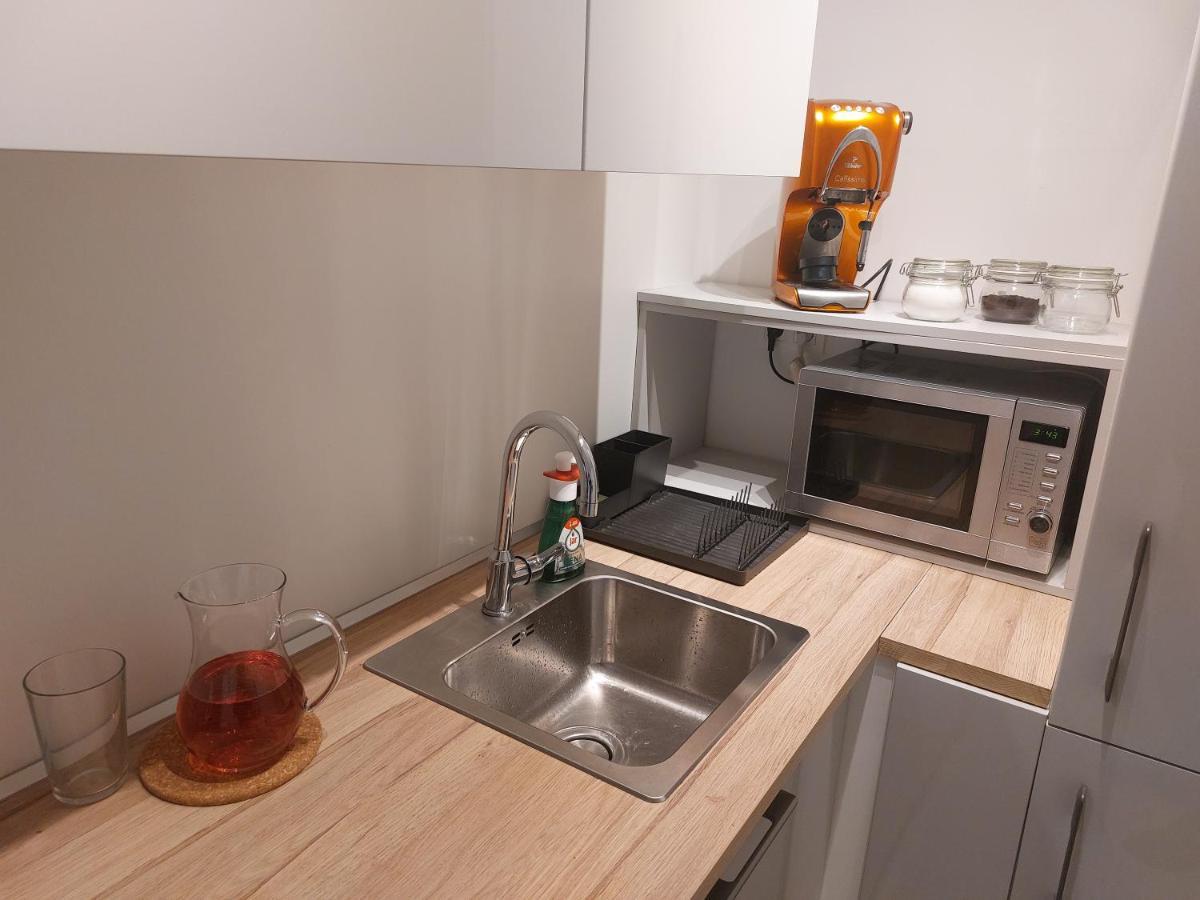 Utulny Apartman S Balkonom Apartment บราติสลาวา ภายนอก รูปภาพ