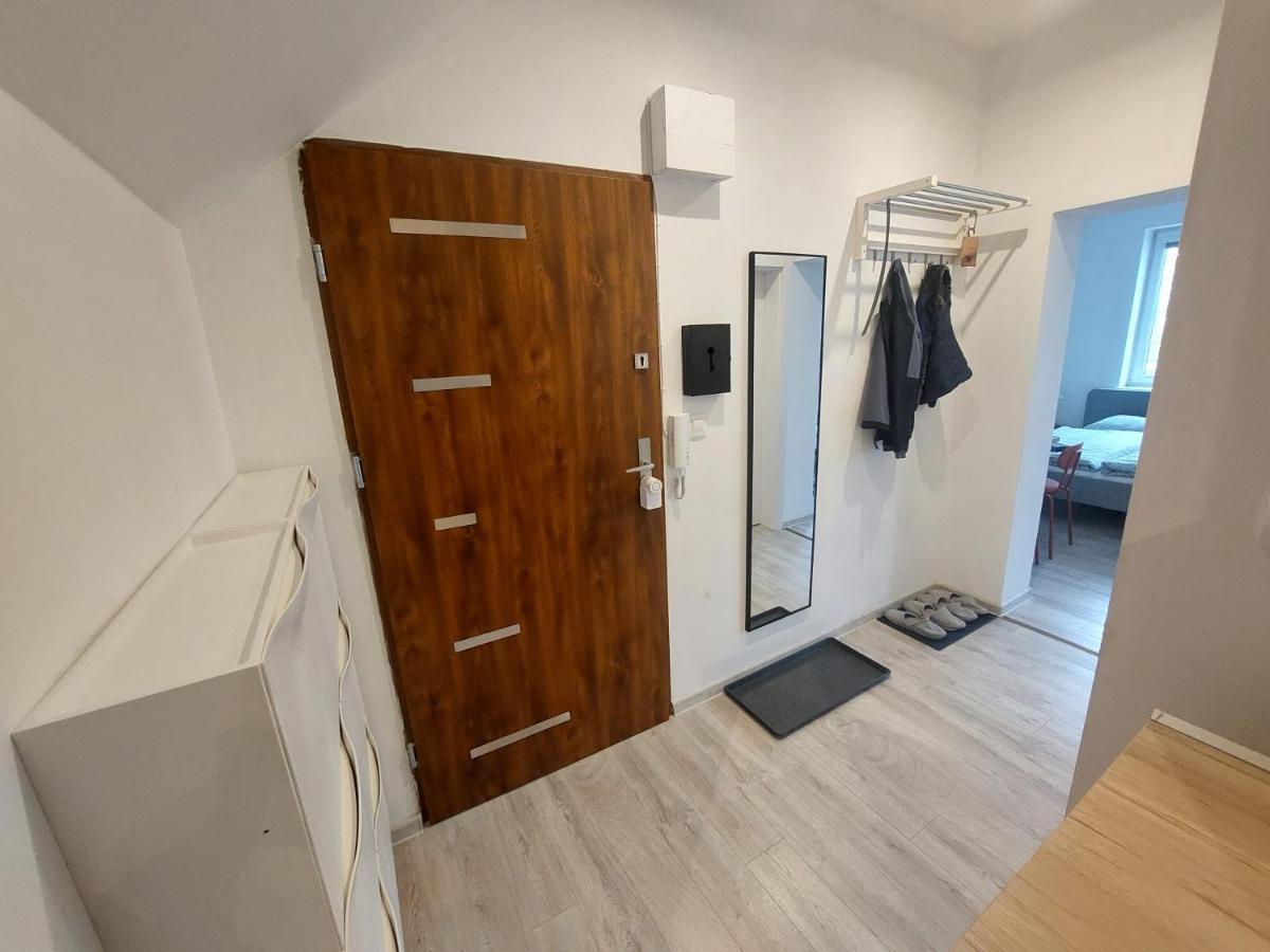 Utulny Apartman S Balkonom Apartment บราติสลาวา ภายนอก รูปภาพ