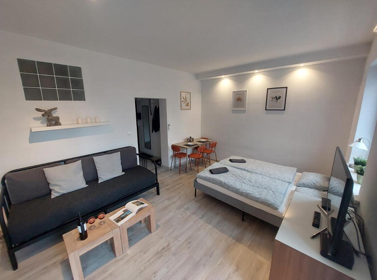 Utulny Apartman S Balkonom Apartment บราติสลาวา ภายนอก รูปภาพ
