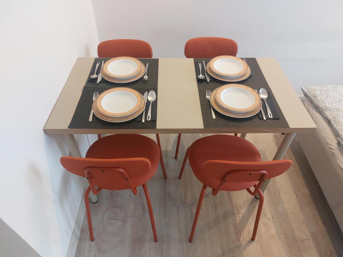 Utulny Apartman S Balkonom Apartment บราติสลาวา ภายนอก รูปภาพ