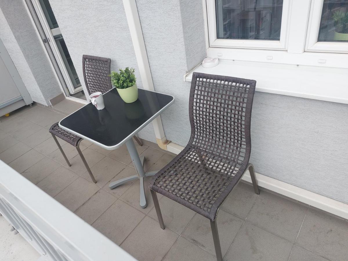 Utulny Apartman S Balkonom Apartment บราติสลาวา ภายนอก รูปภาพ