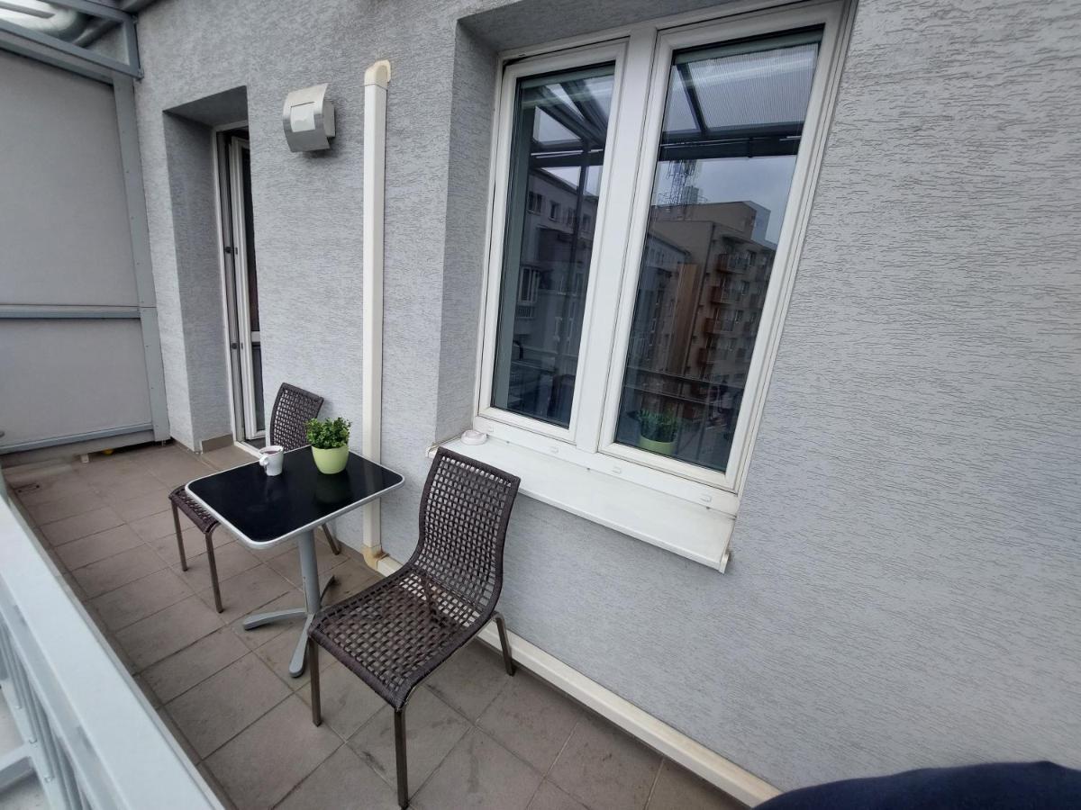 Utulny Apartman S Balkonom Apartment บราติสลาวา ภายนอก รูปภาพ